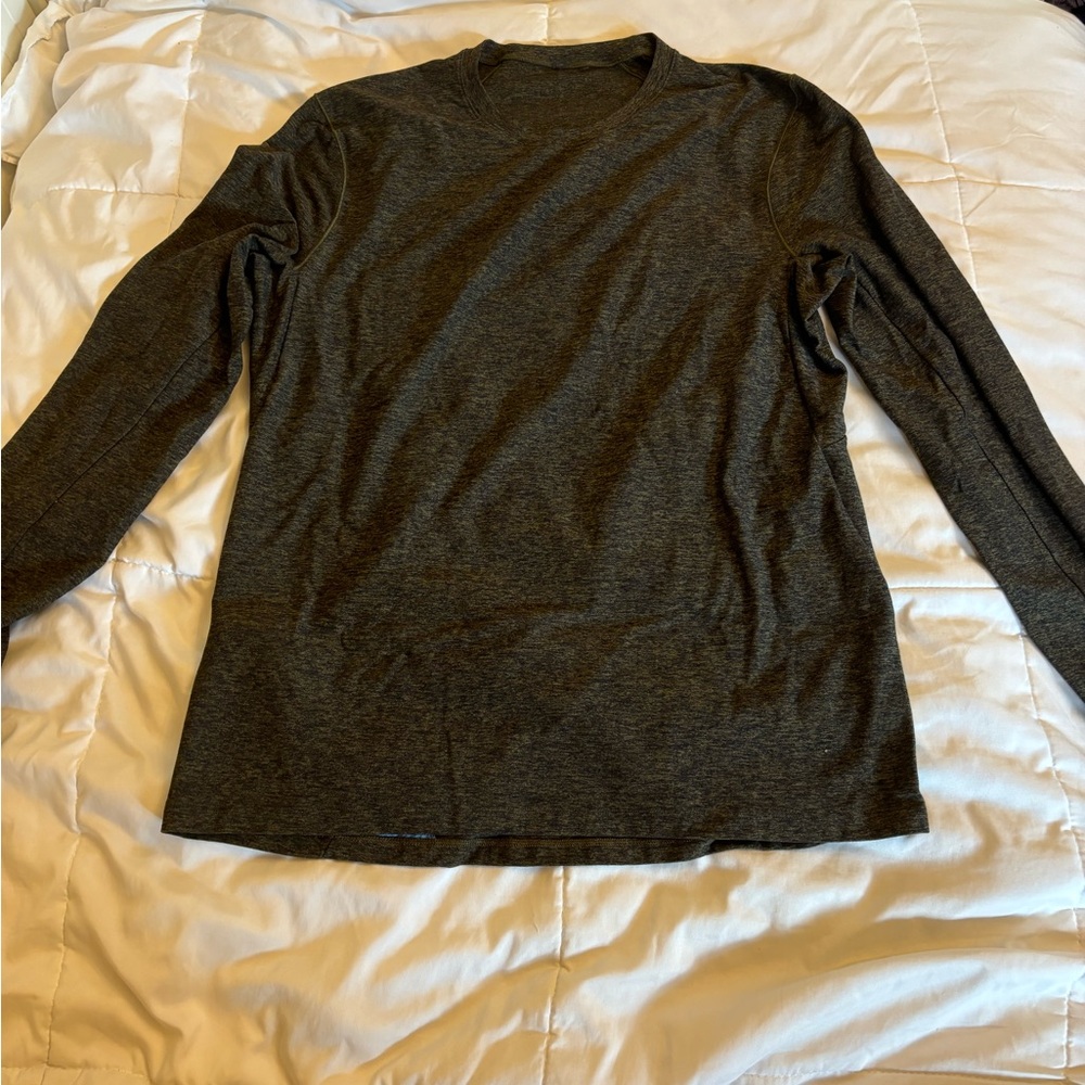 Men’s M greenish grey lululemon running shirt